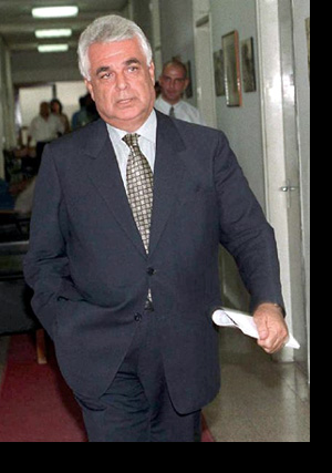 μετά θυμήθηκα τον Άλκη Στέα και τον Οικονομίδη. όταν τρέχεις με νεκρά δεν υπάρχει έλεος